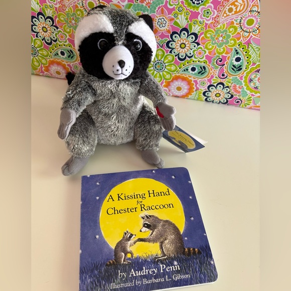 The Kissing Hand Bundle (NWT) - Picture 2 of 8